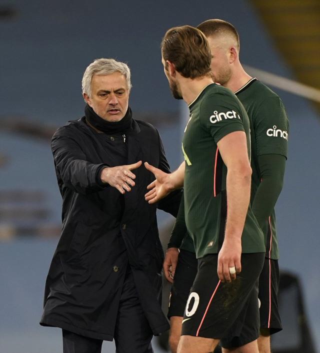 开云线上入口-穆帅负瓜 看客警告：你的流量正在变成你的麻烦